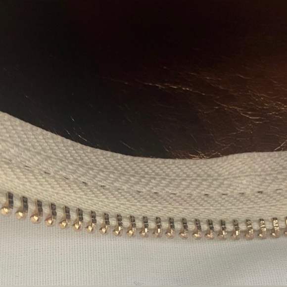 Michael Kors Monogram Vanilla Pouchette - Picture 6 of 8